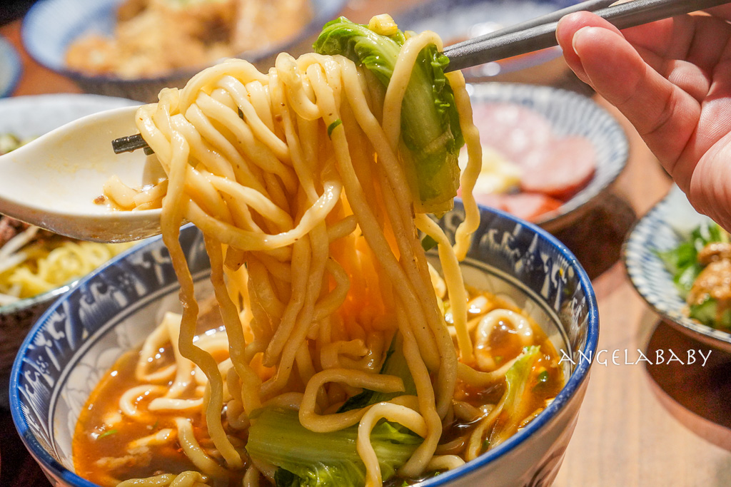 新莊化成路工業區美食『午前牛場』菜單、頭前庄站隱藏版美食、新莊宵夜場 @梅格(Angelababy)享樂日記