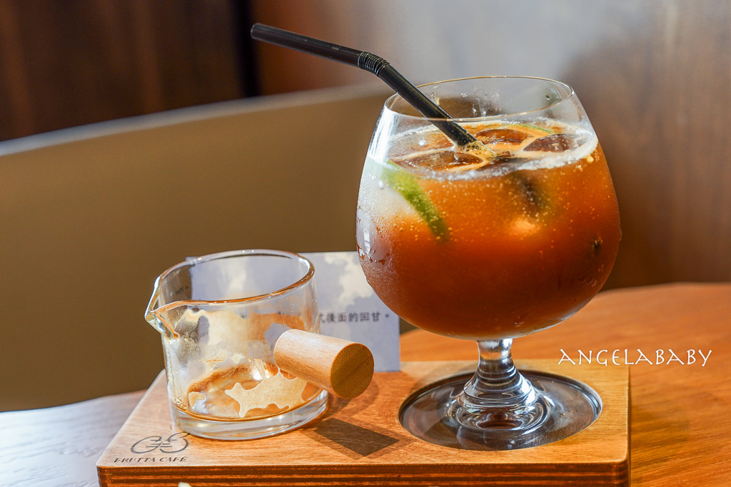 士林站新開幕森林系咖啡廳『芙塔咖啡FRUTTA CAFE 早午餐 水果咖啡 義式料理餐廳』菜單、士林早午餐、寵物友善餐廳 @梅格(Angelababy)享樂日記