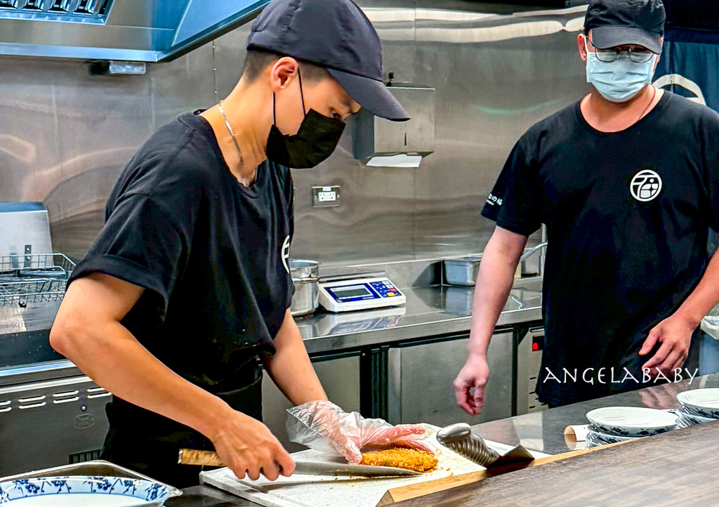 內湖港墘站美食『託你の福Tony&rsquo;s Food 豬排』菜單、巧克力咖哩醬豬排 @梅格(Angelababy)享樂日記