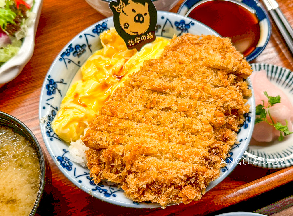 內湖港墘站美食『託你の福Tony&rsquo;s Food 豬排』菜單、巧克力咖哩醬豬排 @梅格(Angelababy)享樂日記