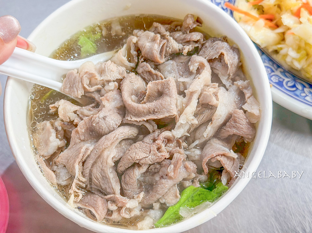 宜蘭羅東夜市美食『阿灶伯當歸羊肉湯』被羊肉湯耽誤的超強脆皮臭豆腐、阿灶伯菜單價格 @梅格(Angelababy)享樂日記