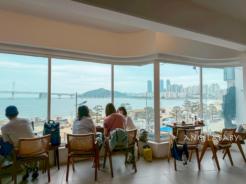 廣安里第一排海景咖啡『차선책 본점』藍緞帶咖啡廳、無麩質不加糖的好吃芝麻蛋糕 @梅格(Angelababy)享樂日記