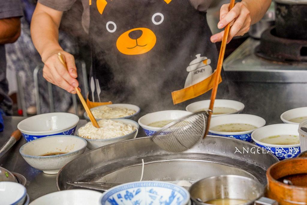 蘆洲廟口夜市必吃15家排隊人氣美食、蘆洲湧蓮寺銅板小吃懶人包 @梅格(Angelababy)享樂日記