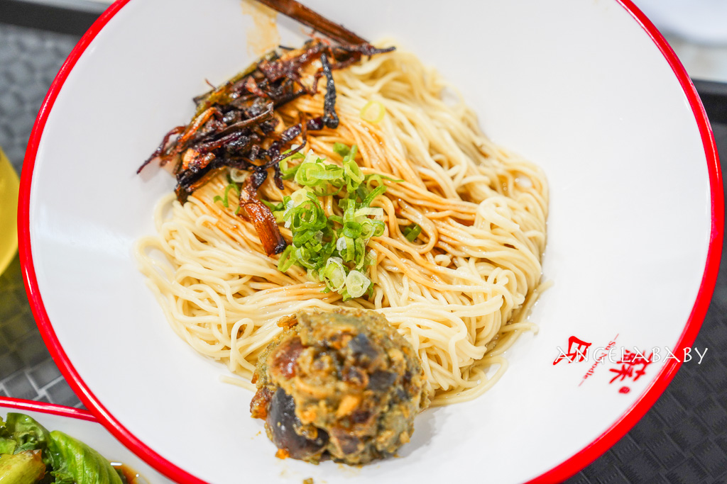 台北最好吃的蔥油拌麵『蘇氏麵館』菜單、牛油皮蛋麵香辣過癮、五星好評再送香濃霜淇淋 @梅格(Angelababy)享樂日記