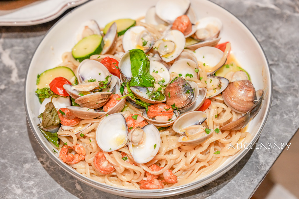 大直劍南路站美食推薦『驢子餐廳 L’IDIOT GRILL&PASTA 春大直店』超值四人分享餐、好吃戰斧豬排 @梅格(Angelababy)享樂日記