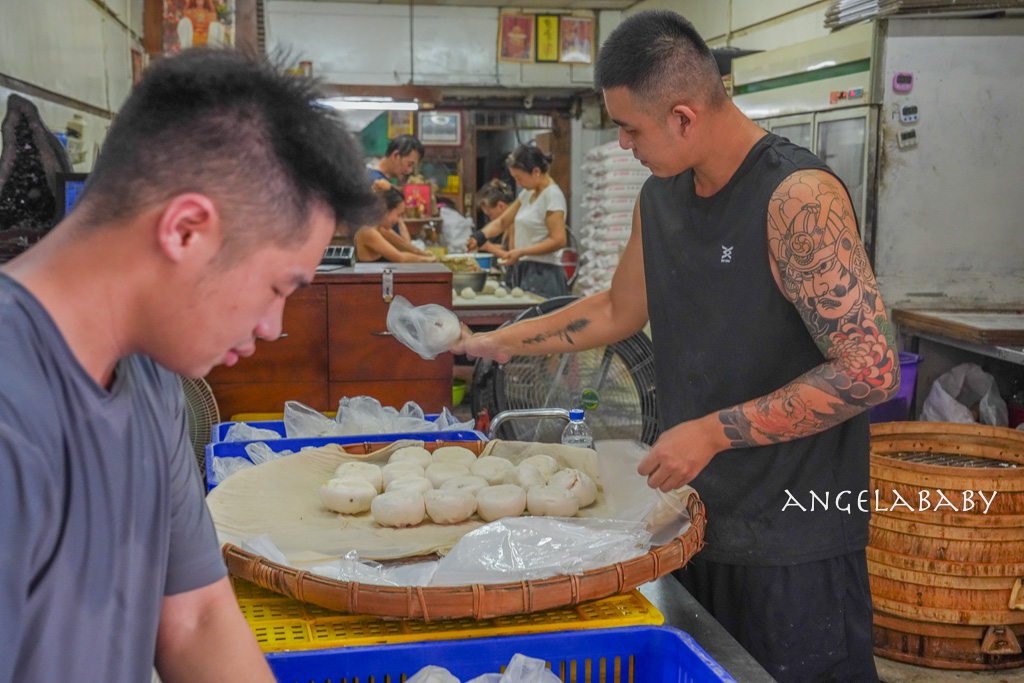 鶯歌美食『鶯歌宜蘭土包仔』三鶯線鶯歌陶瓷老街排隊美食推薦、一顆12.5元 @梅格(Angelababy)享樂日記