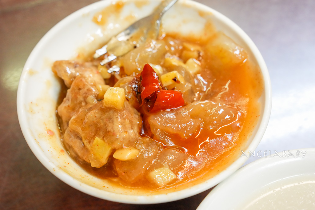 鶯歌車站美食｜熱賣一甲子的厚Ｑ肉圓『彰鶯肉圓』標配超濃郁四神湯 @梅格(Angelababy)享樂日記
