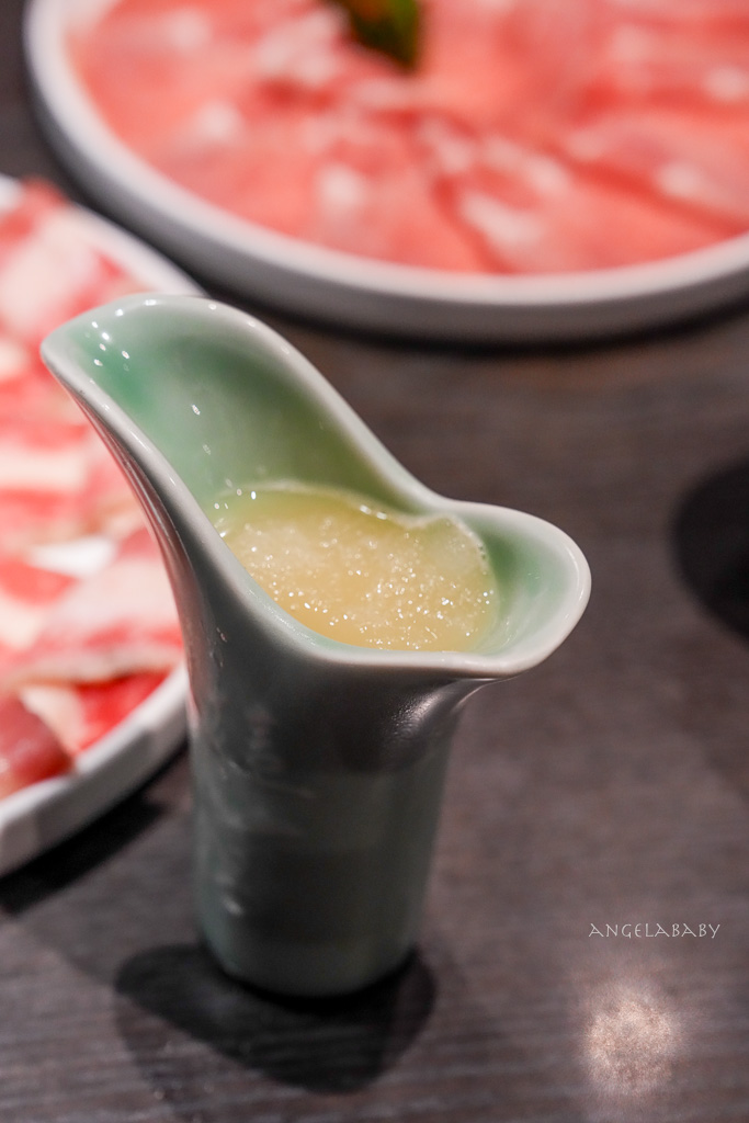 板橋麻辣鴨也豆腐吃到飽『這一鍋 板橋府中殿』每人500元超值雙肉套餐還有冰沙暢飲！ @梅格(Angelababy)享樂日記