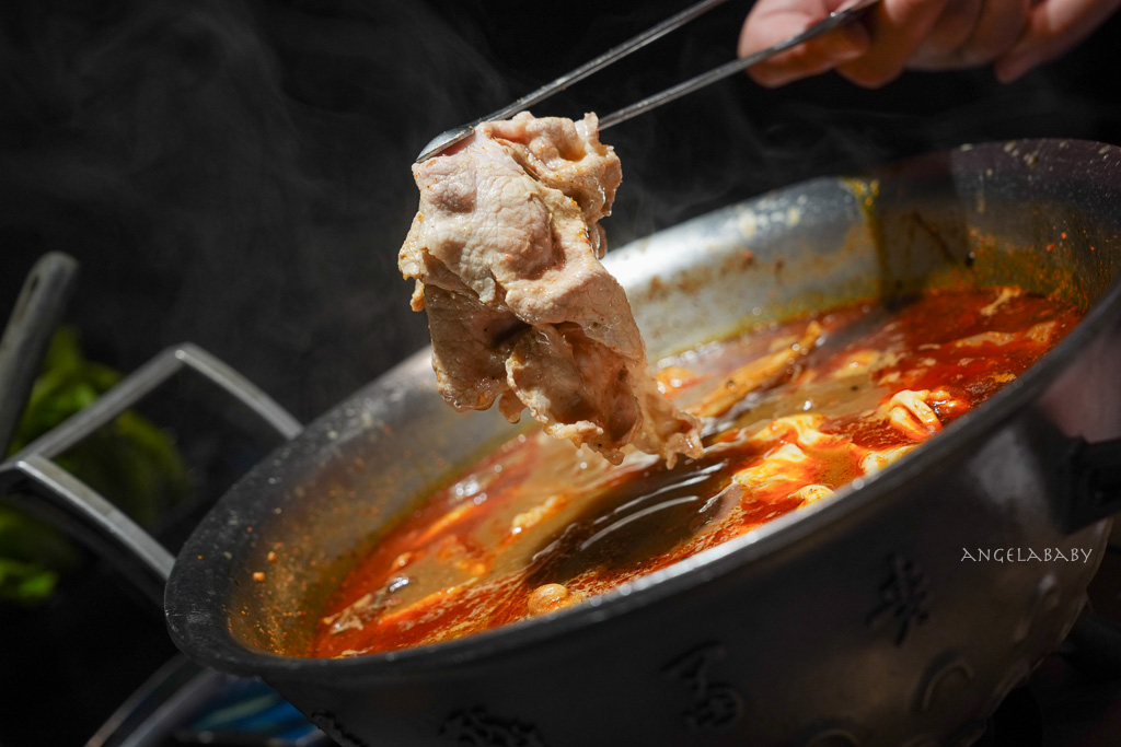 板橋麻辣鴨也豆腐吃到飽『這一鍋 板橋府中殿』每人500元超值雙肉套餐還有冰沙暢飲！ @梅格(Angelababy)享樂日記