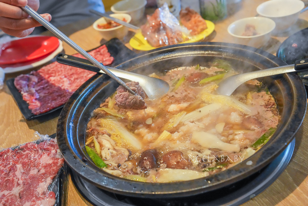 忠孝復興站 吃一種網美路線會餓的火鍋 ＃小農鍋物 大安店 by Farmers’ Table @梅格(Angelababy)享樂日記