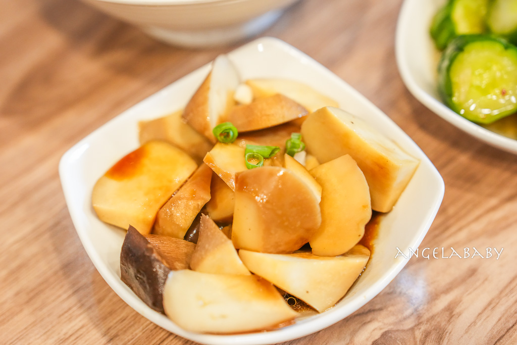 新莊小鼎泰Ｘ排骨蛋炒飯『周天喜麵食館』被埋沒的香辣皮蛋麵也很讚 @梅格(Angelababy)享樂日記