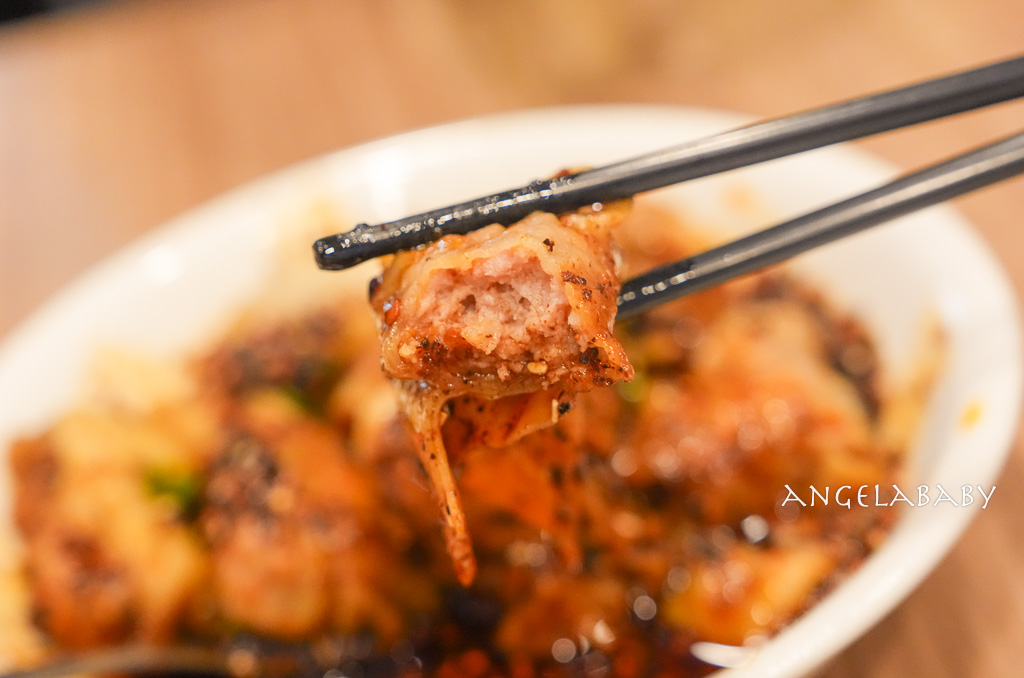 新莊小鼎泰Ｘ排骨蛋炒飯『周天喜麵食館』被埋沒的香辣皮蛋麵也很讚 @梅格(Angelababy)享樂日記