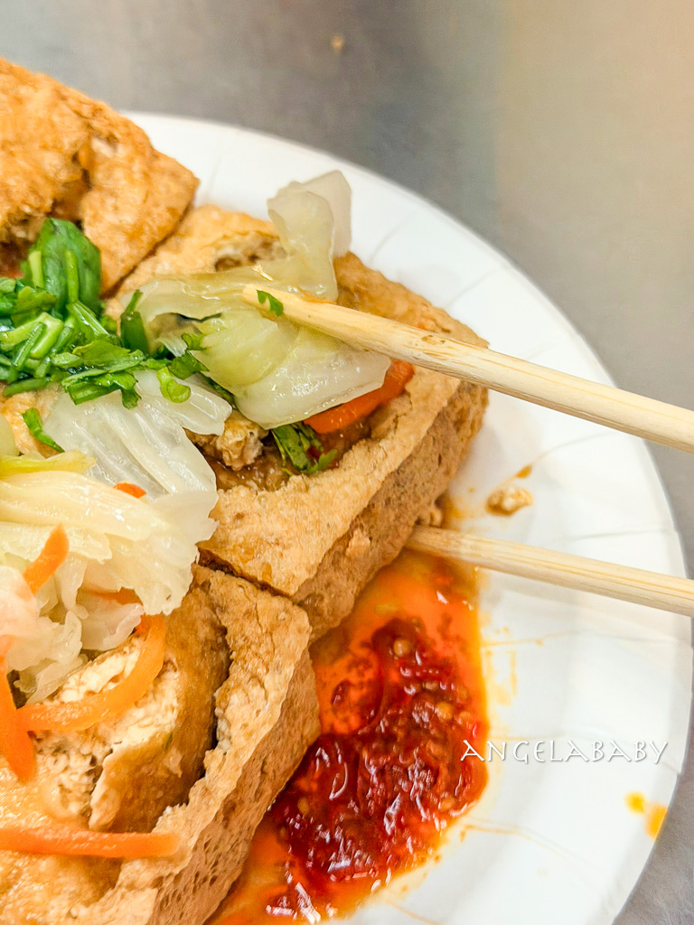 三重必吃臭豆腐『雅口天香臭豆腐』必比登美食、大橋頭站美食推薦 @梅格(Angelababy)享樂日記