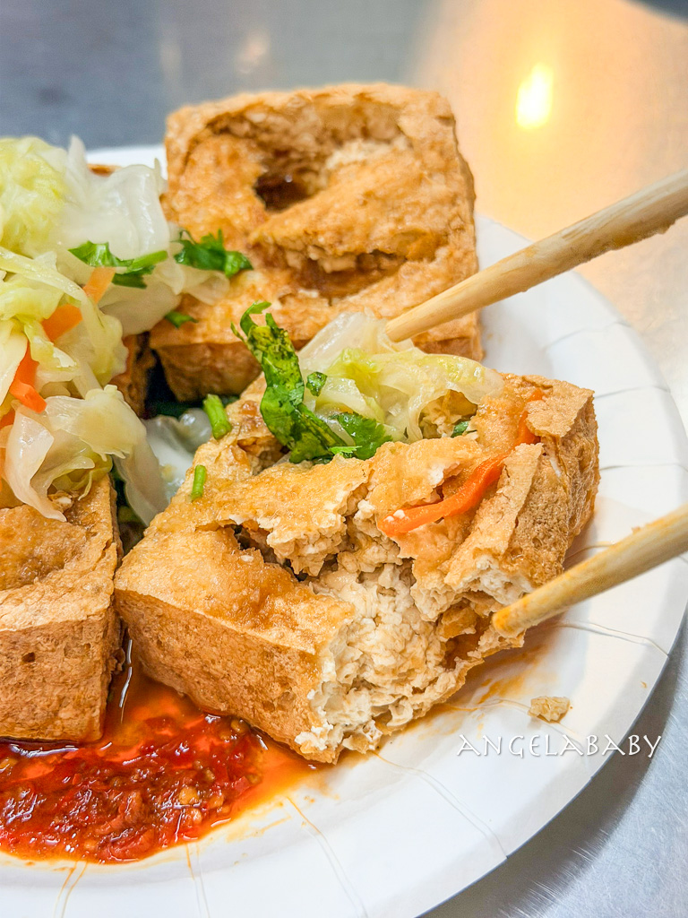 三重必吃臭豆腐『雅口天香臭豆腐』必比登美食、大橋頭站美食推薦 @梅格(Angelababy)享樂日記