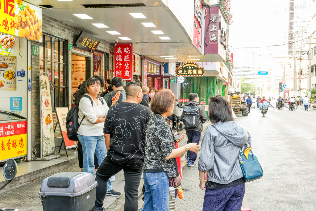 上海必吃美食｜吹彈可破的爆漿湯包『佳家湯包』在地30年老店！被耽誤的蟹黃拌麵 @梅格(Angelababy)享樂日記