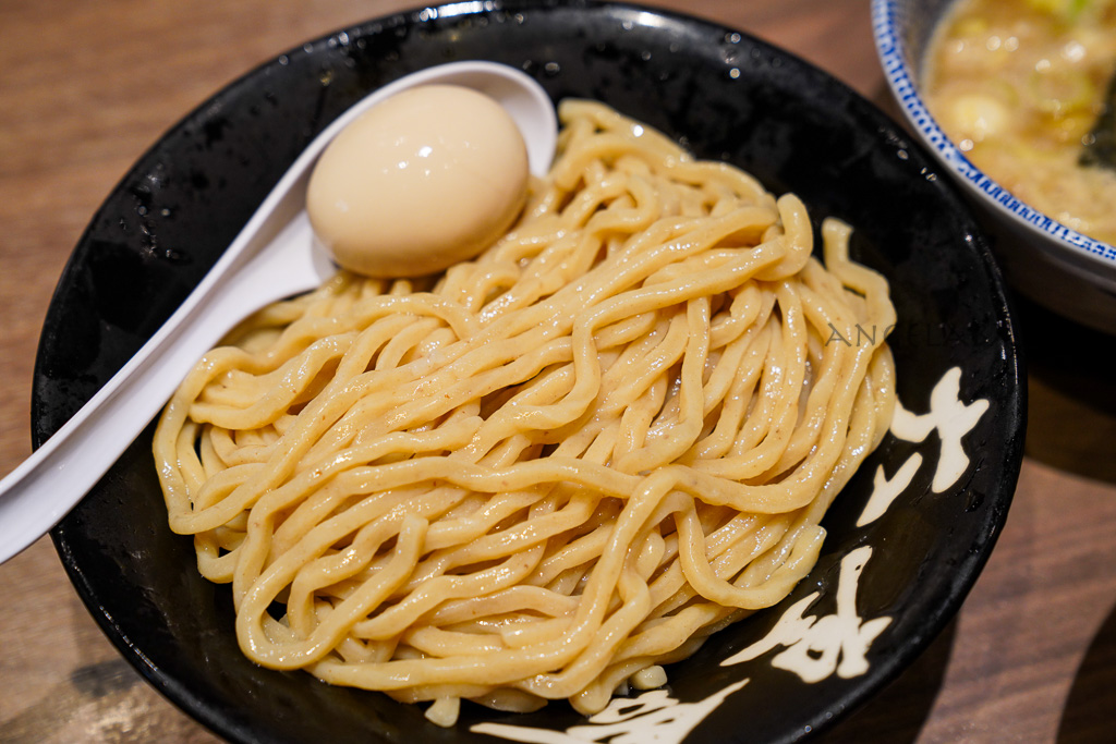 東京晴空塔美食『六厘舎 東京晴空塔店』超彈牙沾麵推薦、六樓美食街美食推薦 @梅格(Angelababy)享樂日記