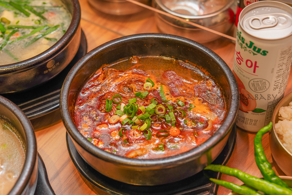 西門新開幕『真館 진관｜韓式湯飯專門店-西門店』threads上爆紅的豬肉湯飯、手工小菜免費續 @梅格(Angelababy)享樂日記