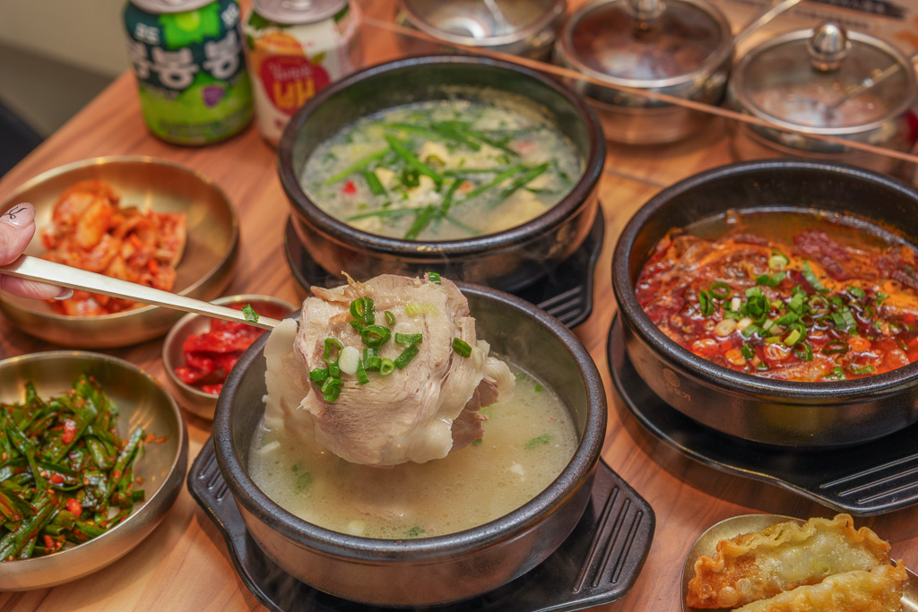 西門新開幕『真館 진관｜韓式湯飯專門店-西門店』threads上爆紅的豬肉湯飯、手工小菜免費續 @梅格(Angelababy)享樂日記