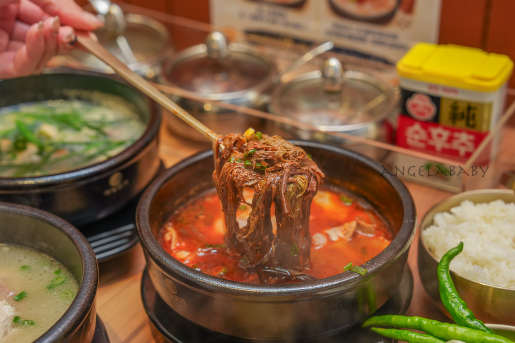西門新開幕『真館 진관｜韓式湯飯專門店-西門店』threads上爆紅的豬肉湯飯、手工小菜免費續 @梅格(Angelababy)享樂日記