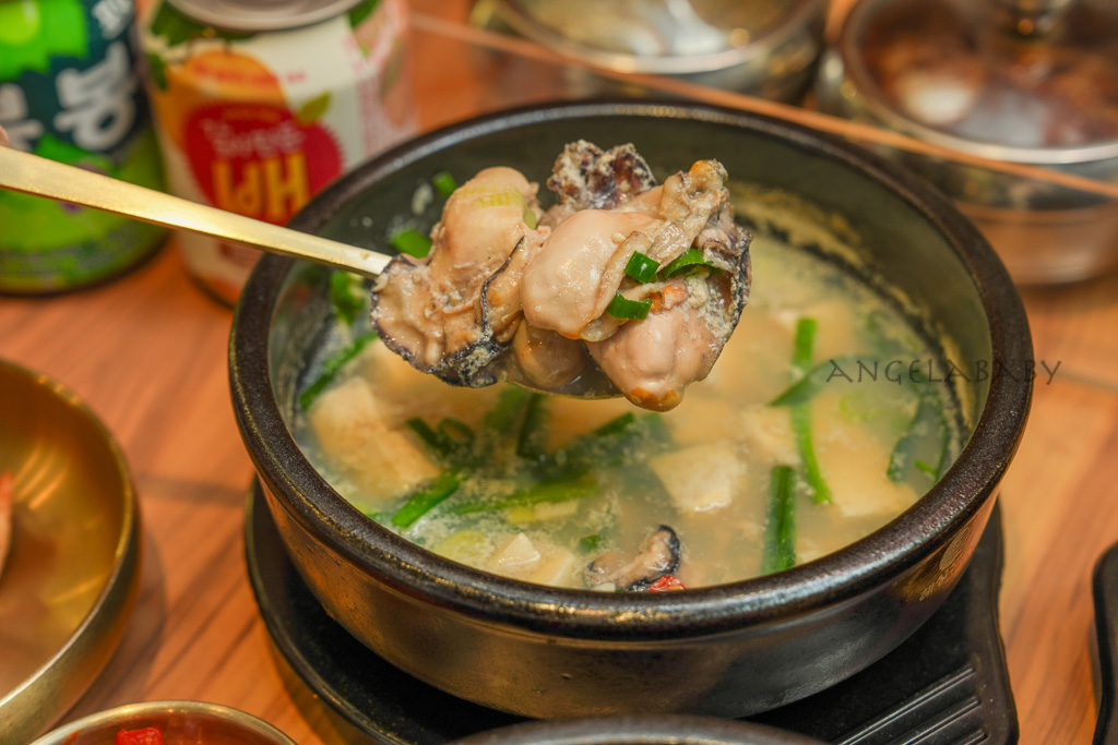 西門新開幕『真館 진관｜韓式湯飯專門店-西門店』threads上爆紅的豬肉湯飯、手工小菜免費續 @梅格(Angelababy)享樂日記