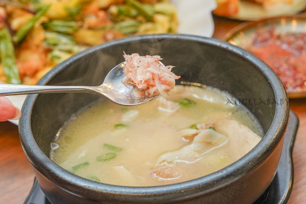 西門新開幕『真館 진관｜韓式湯飯專門店-西門店』threads上爆紅的豬肉湯飯、手工小菜免費續 @梅格(Angelababy)享樂日記