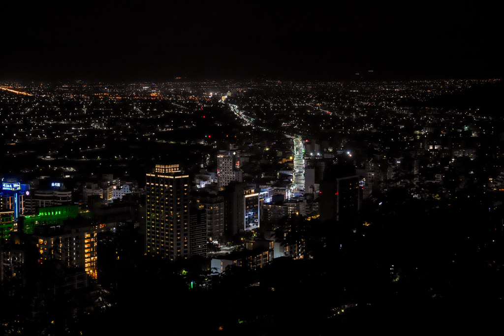 宜蘭景觀咖啡『空ㄟ農場』百萬夜景約會景點、交通方式、寵物友善餐廳 @梅格(Angelababy)享樂日記