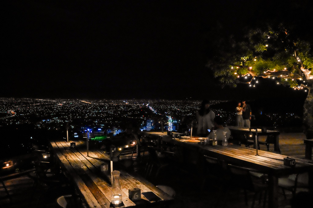 宜蘭景觀咖啡『空ㄟ農場』百萬夜景約會景點、交通方式、寵物友善餐廳 @梅格(Angelababy)享樂日記