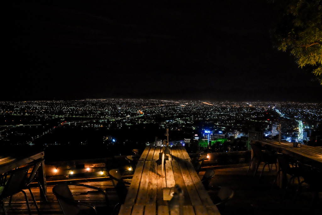 宜蘭景觀咖啡『空ㄟ農場』百萬夜景約會景點、交通方式、寵物友善餐廳 @梅格(Angelababy)享樂日記