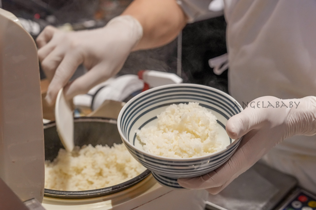 信義美食推薦｜東京排名第一的海鮮丼『日本橋海鮮丼辻半 微風信義店』訂位、讀者優惠截圖免費招待綜合生魚片 @梅格(Angelababy)享樂日記