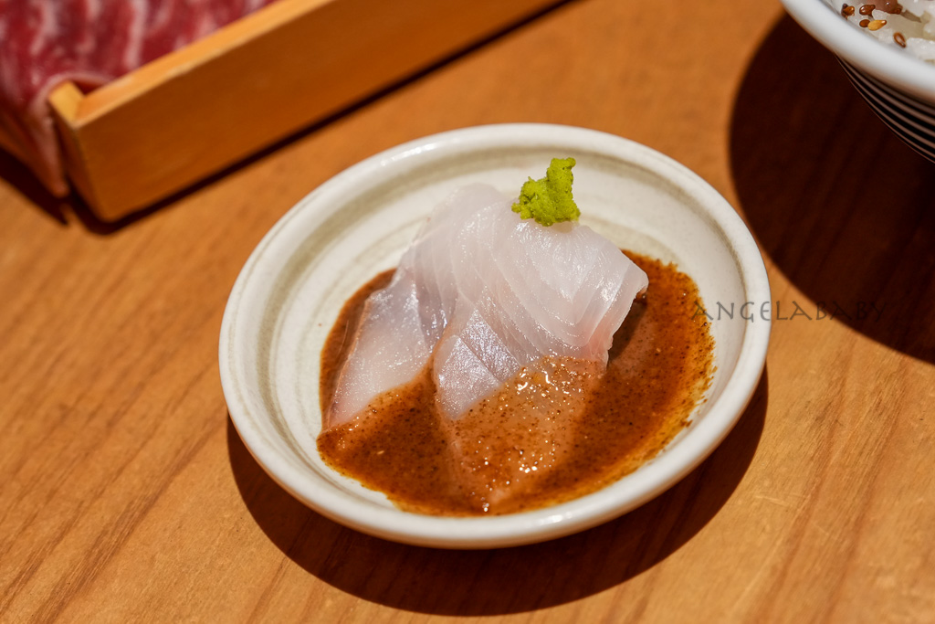 信義美食推薦｜東京排名第一的海鮮丼『日本橋海鮮丼辻半 微風信義店』訂位、讀者優惠截圖免費招待綜合生魚片 @梅格(Angelababy)享樂日記