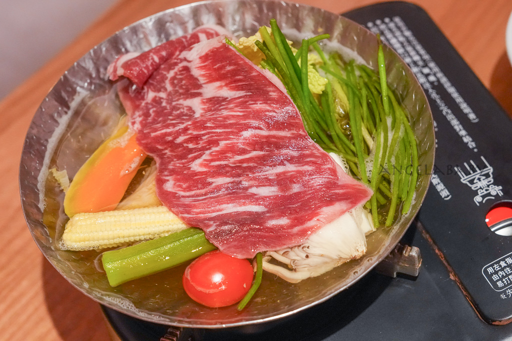 信義美食推薦｜東京排名第一的海鮮丼『日本橋海鮮丼辻半 微風信義店』訂位、讀者優惠截圖免費招待綜合生魚片 @梅格(Angelababy)享樂日記
