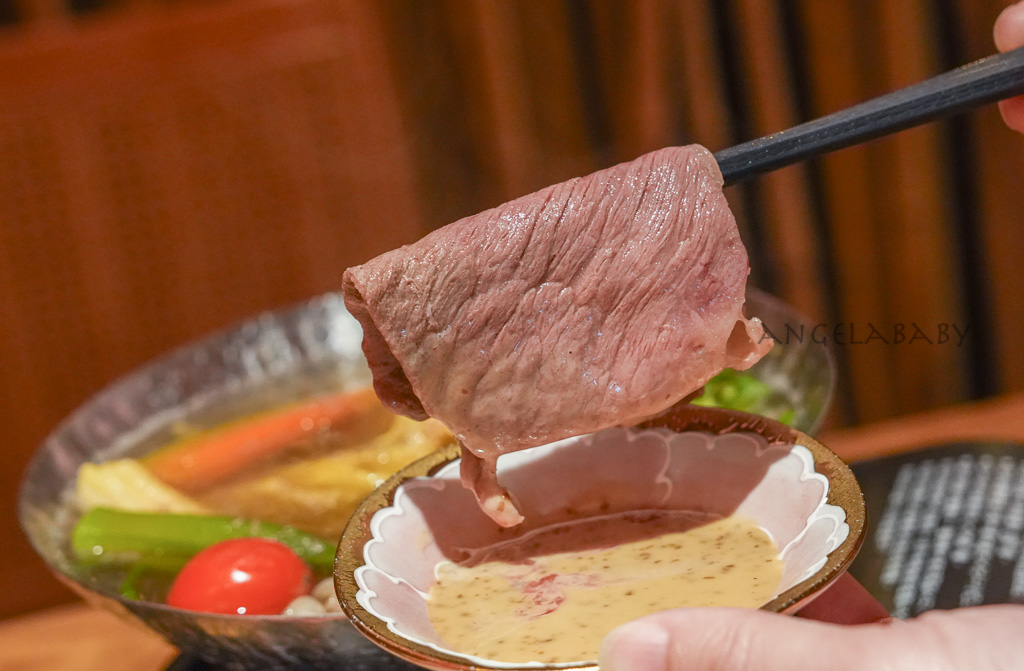 信義美食推薦｜東京排名第一的海鮮丼『日本橋海鮮丼辻半 微風信義店』訂位、讀者優惠截圖免費招待綜合生魚片 @梅格(Angelababy)享樂日記