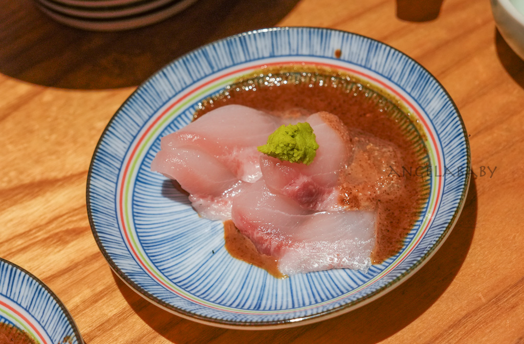 信義美食推薦｜東京排名第一的海鮮丼『日本橋海鮮丼辻半 微風信義店』訂位、讀者優惠截圖免費招待綜合生魚片 @梅格(Angelababy)享樂日記