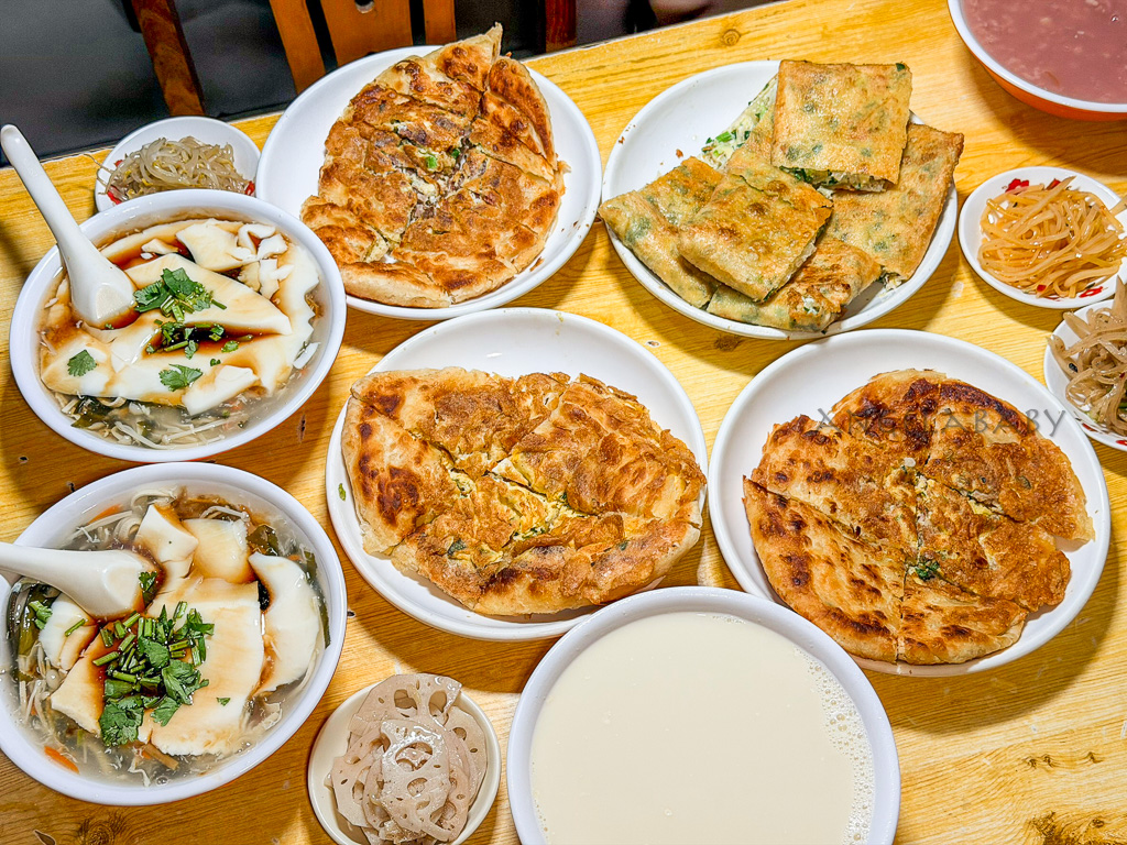江蘇宿遷排名第一的排隊名店『馬家火燒』50元起吃手工牛肉酥蛋餅還有免費小菜吃到飽 @梅格(Angelababy)享樂日記