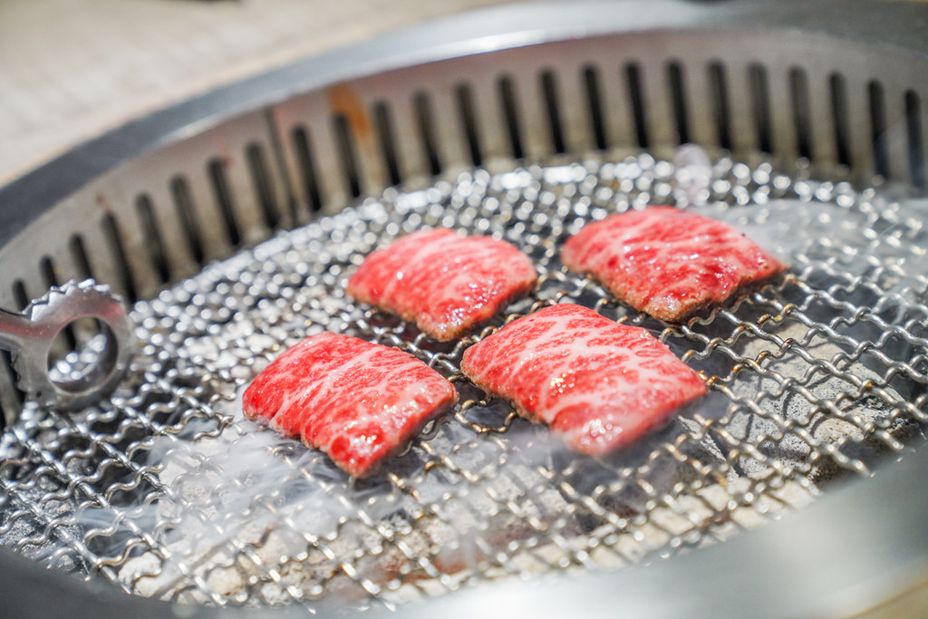 Moe燃 炭火燒肉｜台北最強燒肉｜和牛燒肉專賣店｜日本宮崎牛｜炭火燒肉｜台北頂級和牛燒肉｜國父紀念館站必吃美食｜Moe燃菜單 @梅格(Angelababy)享樂日記