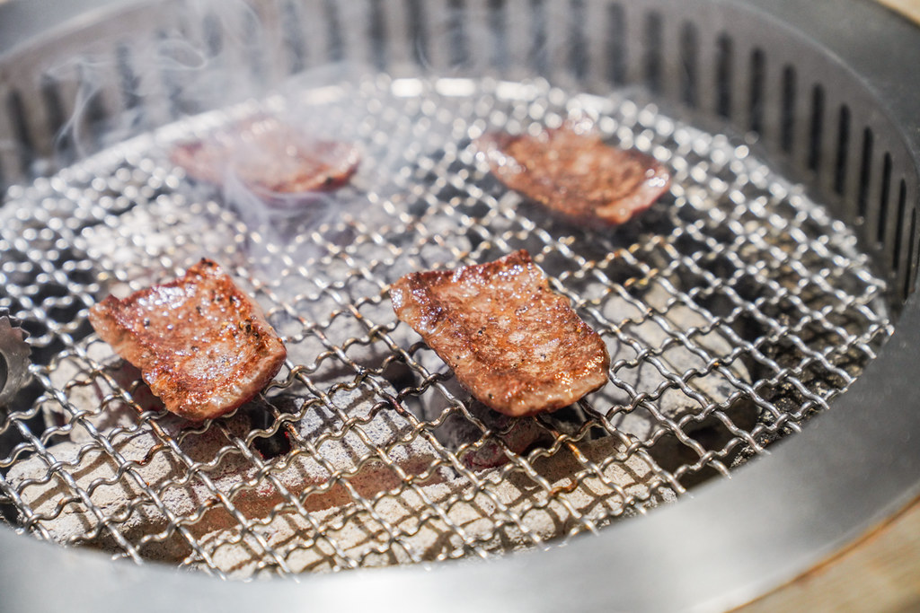 Moe燃 炭火燒肉｜台北最強燒肉｜和牛燒肉專賣店｜日本宮崎牛｜炭火燒肉｜台北頂級和牛燒肉｜國父紀念館站必吃美食｜Moe燃菜單 @梅格(Angelababy)享樂日記