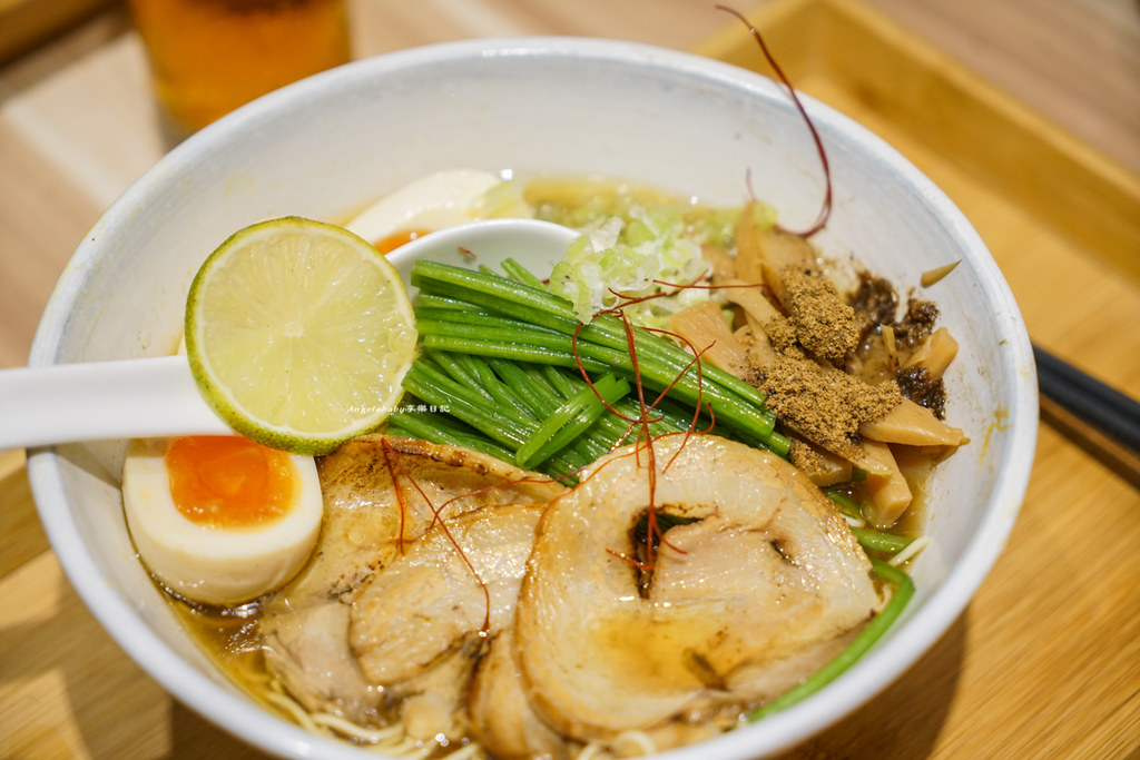 蘆洲三民高中站必吃『玄一拉麵 Genichi Ramen』平日拉麵套餐超佛心、大份量濃濃日本味日式拉麵 @梅格(Angelababy)享樂日記