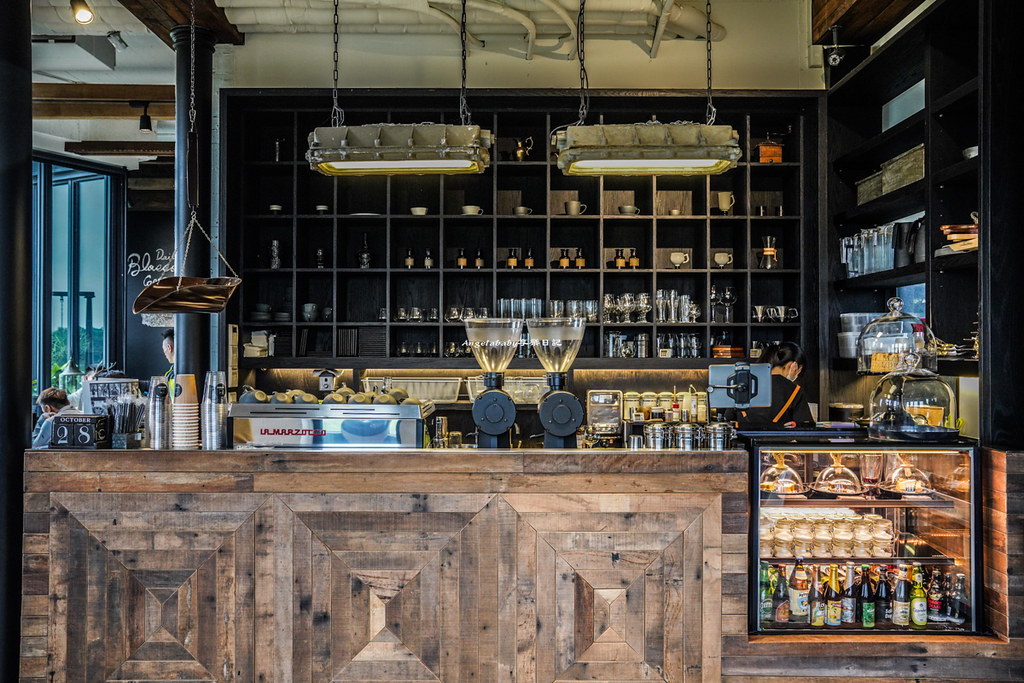 宜蘭頭城咖啡｜最黑的時尚建築『BLACK HOUSE CAFE 黑宅咖啡』菜單、宜蘭景觀咖啡、頭城早午餐 @梅格(Angelababy)享樂日記